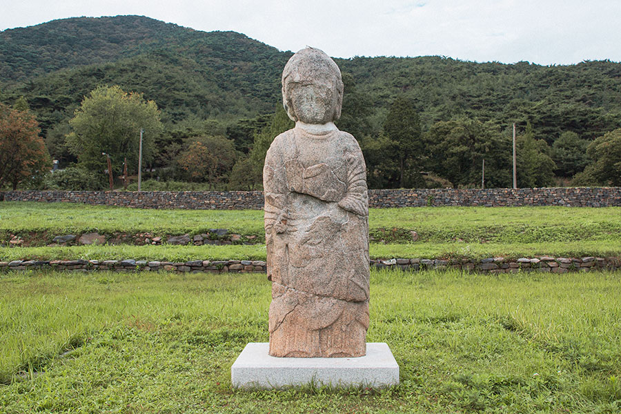 보령 성주사지 석불입상(保寧 聖住寺址 石佛立像)